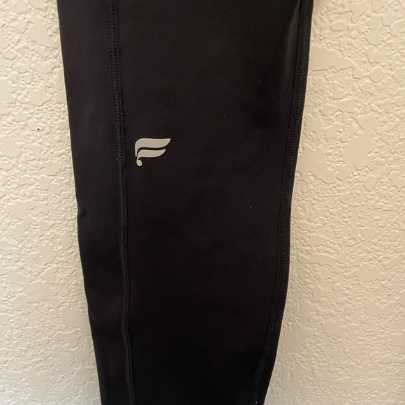 2 Fabletics leggings - Picture 5 of 7